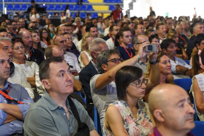 festa-cucine-lube-convention-con-prodi-civitanova-FDM-4-650x433