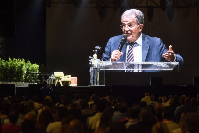 festa-cucine-lube-convention-con-prodi-civitanova-FDM-8-650x434