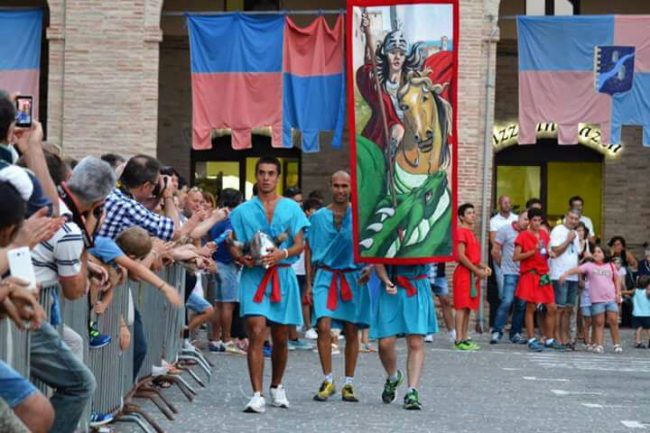 giostra-della-castella-caldarola-4-650x433