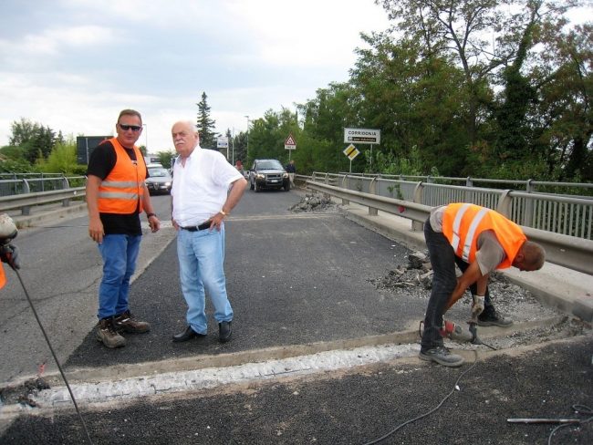 lavori-ponte-fiume-chienti-piediripa-corridonja-4-650x488