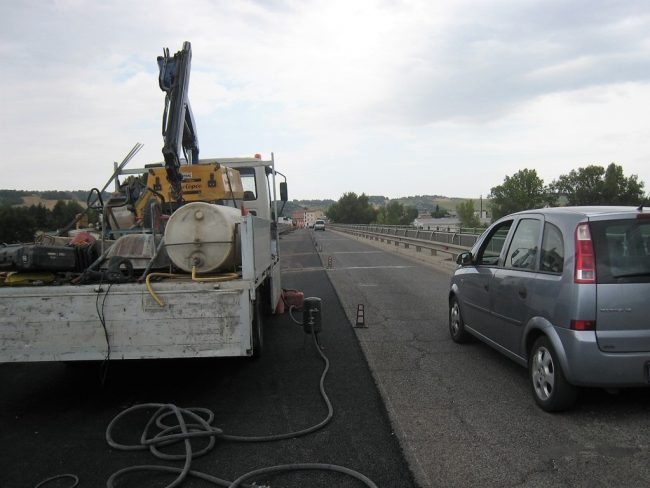 lavori-ponte-fiume-chienti-piediripa-corridonja-5-650x488