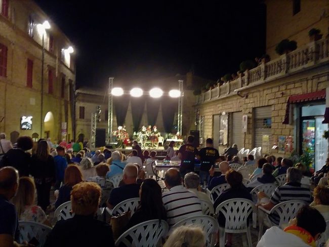 passeggiare_degustando_montecosaro-1-650x488