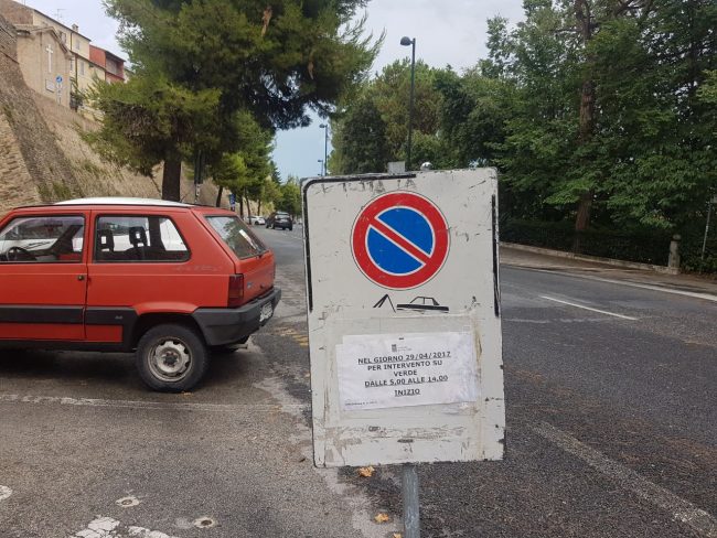 viale-trieste-divieto-mc