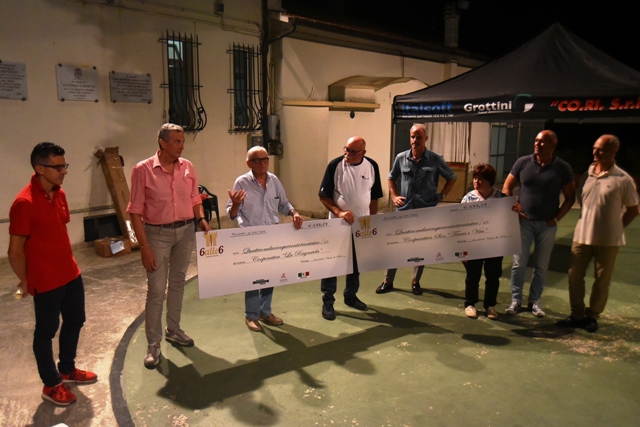 6-alle-6-2017-consegna-assegno-3