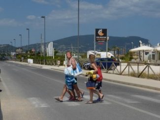 Attraversamento-davanti-camping-medusa-Viabilità-lungomare-scossicci-foto-marco-ribechi-45-Copia-450x338-325x244