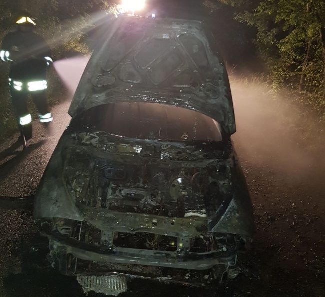 Auto-incendiata-san-vicino-ypsilon-e1502798860241-650x594