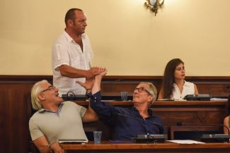 consiglio-comunale-agosto-calderoni-borroni-nori-civitanova-FDM-5-325x217