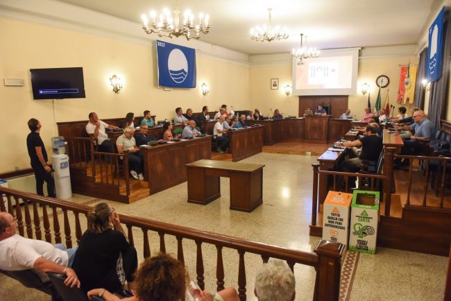 consiglio-comunale-agosto-civitanova-FDM-9-650x434