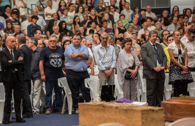 foto_funerali_ischia_marilena_romanini-15-650x419