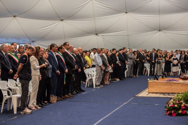 foto_funerali_ischia_marilena_romanini-18-650x434