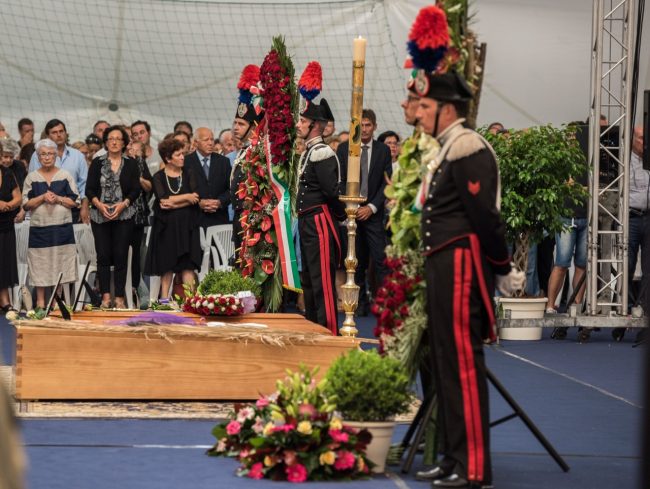 foto_funerali_ischia_marilena_romanini-19-650x489