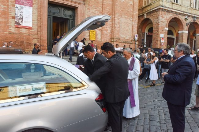 funerale-marilena-romanini-civitanova-2-650x434