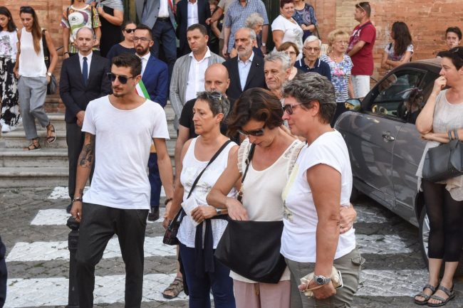 funerale-marilena-romanini-civitanova-4-650x433