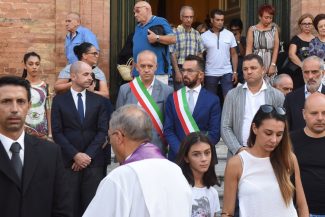 funerale-marilena-romanini-civitanova-5-325x217