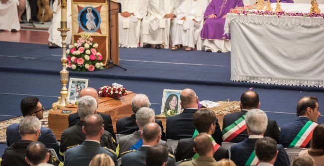 funerali_ischia2_marilena_romanini-3-650x333