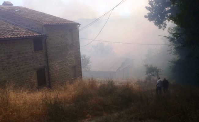 incendio-gualdo-penna-picacchi-4-650x400