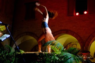 loro-piceno-vino-cotto-chiostro-2-325x217