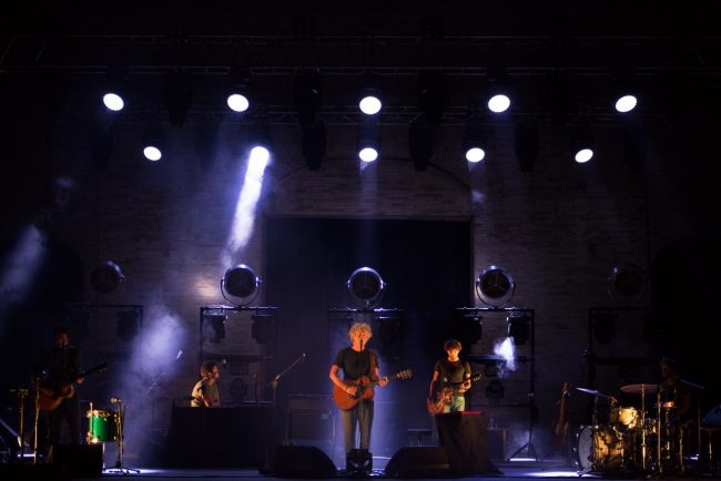 niccolò-fabi-live-sferisterio-2017-foto-ap-8-650x434