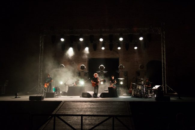 niccolò-fabi-live-sferisterio-2017-foto-ap-9-650x434
