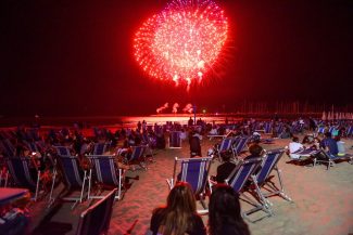 notte-di-ferragosto-fuochi-dartificio-civitanova-FDM-1-325x217