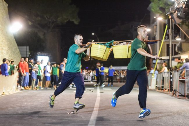 palio-san-giovanni-corsa-porto-recanati-FDM-12-650x433