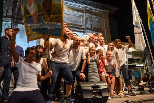 palio-san-giovanni-premiazione-vincitori-porto-recanati-FDM-16-650x434
