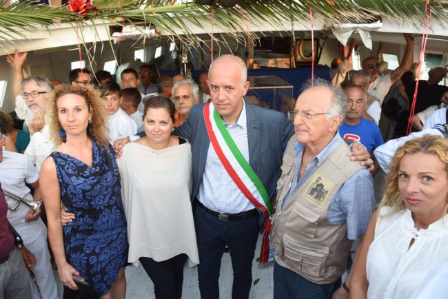 processione-in-mare-san-marone-2017-ciarapica-civitanova-FDM-17-650x434