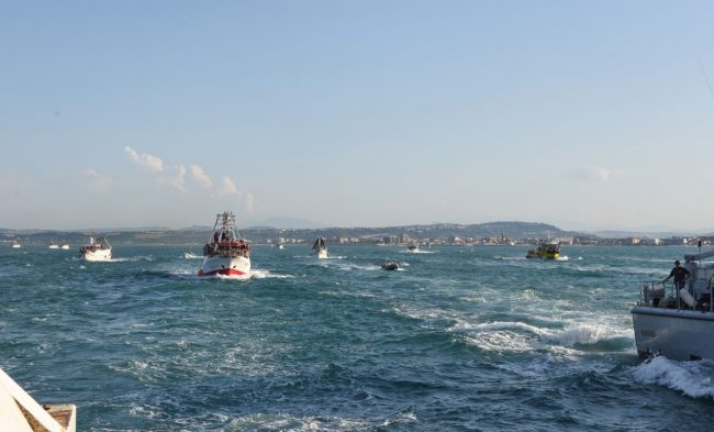 processione-in-mare-san-marone-2017-civitanova-FDM-11-650x393