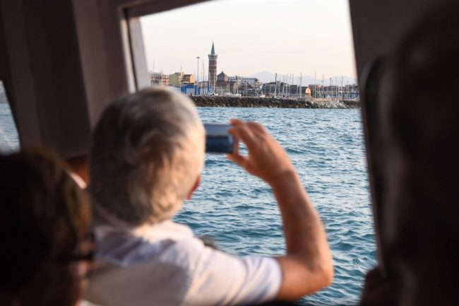 processione-in-mare-san-marone-2017-civitanova-FDM-16-650x433