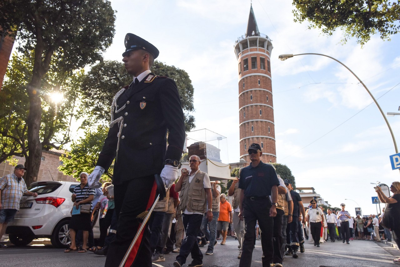 processione-in-mare-san-marone-2017-cristo-re-civitanova-FDM-4