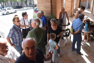 protesta-residenti-via-adua-comune-civitanova-FDM-2-325x217