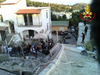 terremoto-ischia-2-1-325x244