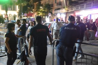 tiromancino-piazza-xx-settembre-varco-ingresso-uscita-civitanova-FDM-15-325x217