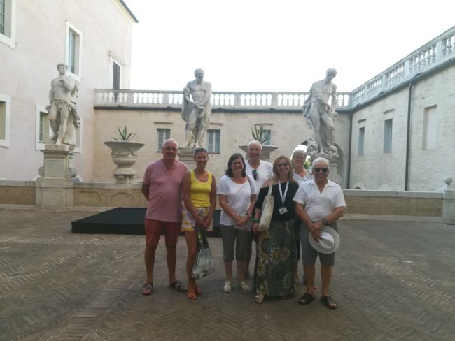 turisti-inglesi_claudia-sufferini