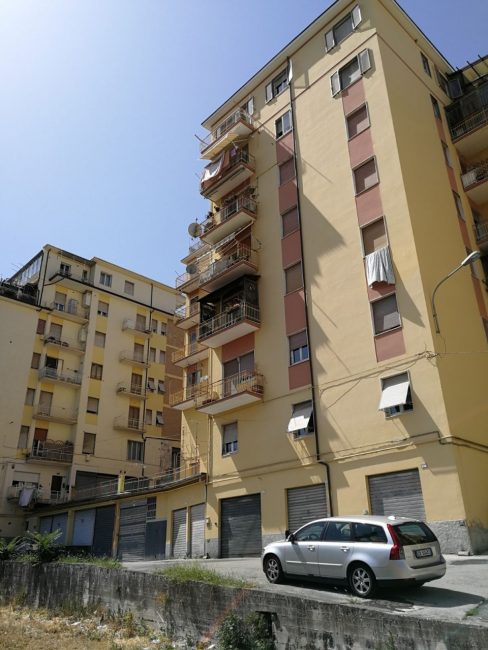 via-dei-velini-caduta-dal-terrazzo