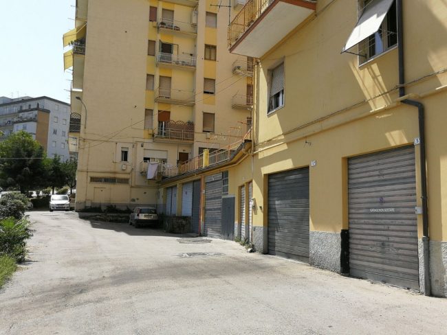 via-dei-velini-caduta-dal-terrazzo1-650x488