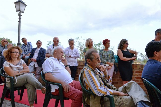 Inaugurazione-scultura-dono-S.O.-alla-comunit_-di-Colmurano-per-il-150_-09.09.2017-_12-650x434