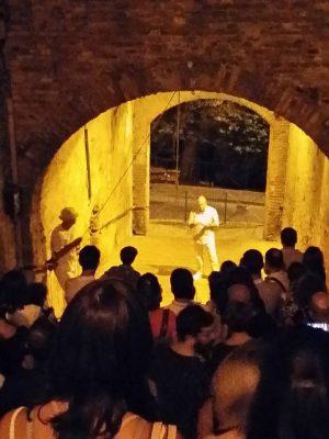 La-porta-DellAngelo-Tassetti-rappressntazione-2016-Porta-Zoppa-300x400
