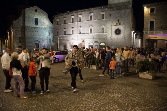 artemigrante-2017-macerata-foto-ap-2-650x434