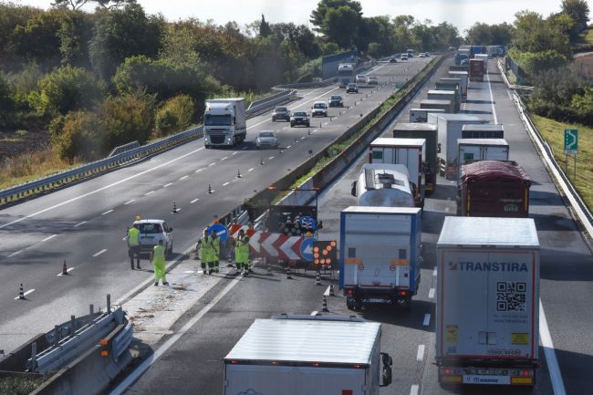 code-per-incidente-autostrada-a14-porto-potenza-picena-ppp-2-650x433
