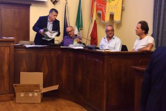 consiglio-comunale-pacco-commissione-dindagine-civitanova-FDM-1-325x217