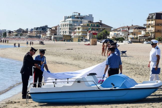 donna-annegata-lungomare-nord-civitanova-FDM-5-650x433