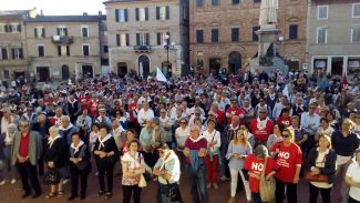 piazza-manifestazione