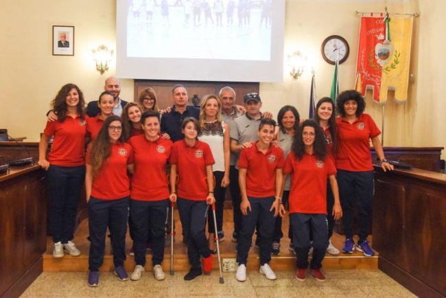 presentazione-calcio-femminile-civitanova-dream-futsal-FDM-5-650x434