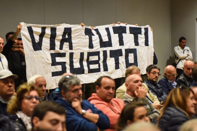 presentazione-civitanovese-striscione-contestazione-6-650x433