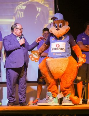 presentazione-golden-plast-Germano-Ercoli-con-la-mascotte