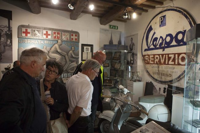 rievocazione-moto-depoca-chientie-potenza-museo_vespa