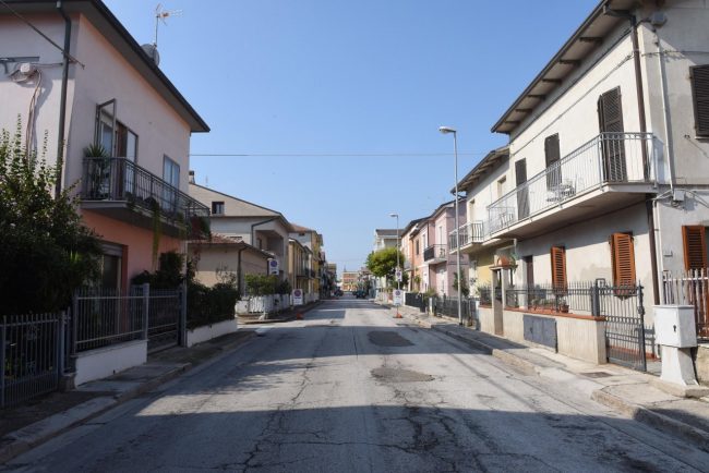 via-adua-lavori-segnaletica-cambio-di-senso-civitanova-3-650x434