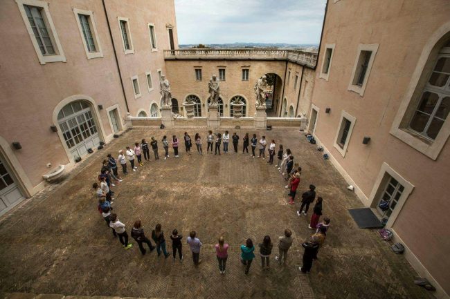 yoga-e-cultura-3-foto-di-Massimo-Zanconi-650x433