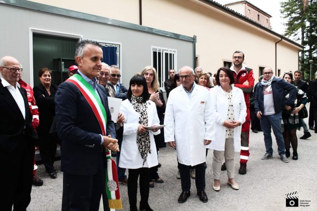 Farmacia-riaperta-riapertura-spadoni-san-ginesio-13-650x433